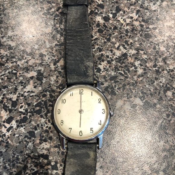 1940’s Timex Two Handed Mens Watch - Picture 10 of 10